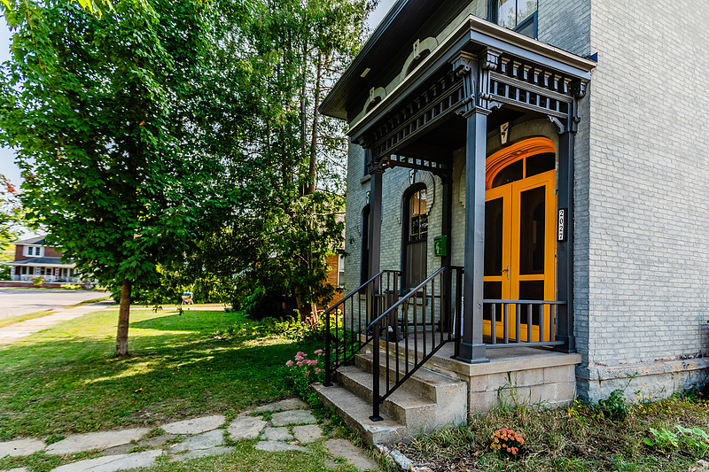 Ann Ilagan Photography | 2027 Lincoln Ave - Exterior